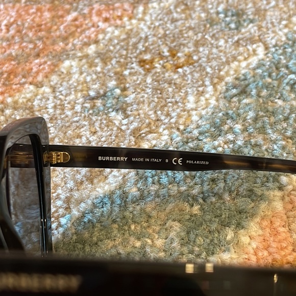 Burberry Tamsin sunglasses - used - Picture 2 of 2